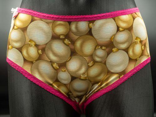 Thumbnail for Gold and green S 1.jpg