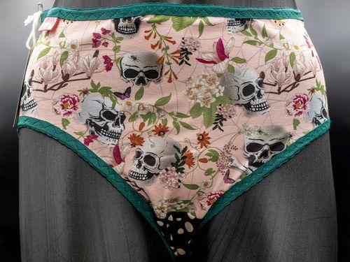 Thumbnail for Romantiske skulls 1a M.jpg