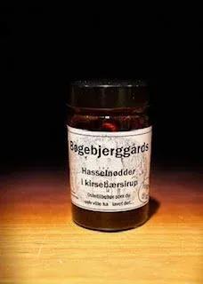 Hasseln??dder i kirseb??rsirup.webp